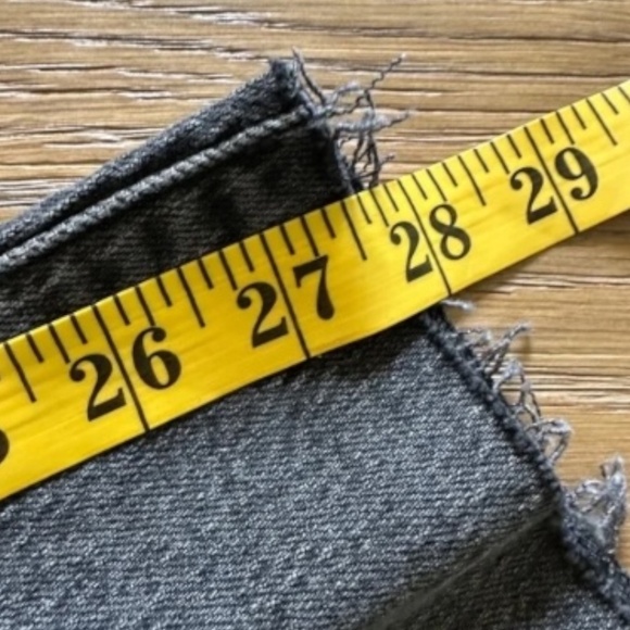 MADEWELL CURVY PLUS PERFECT VINTAGE STRAIGHT JEANS IN LUNAR WASH - Picture 9 of 13